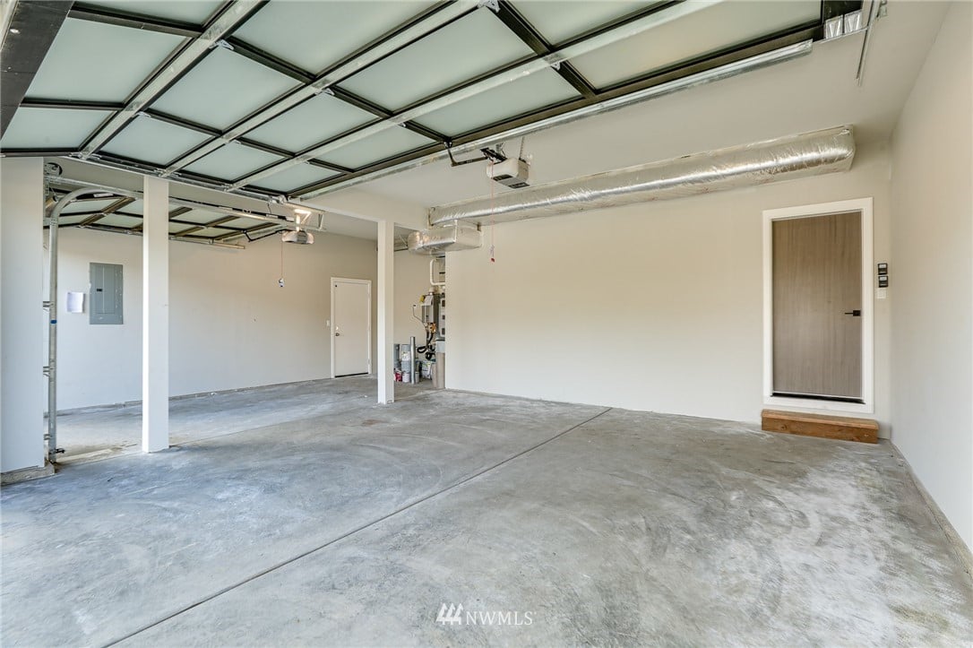1220 172nd St