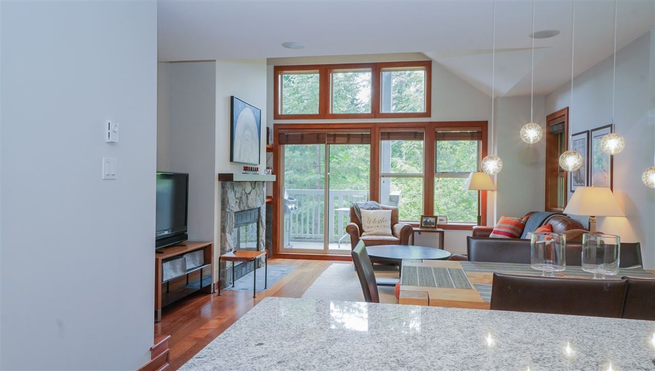 1-4661 Blackcomb Wy