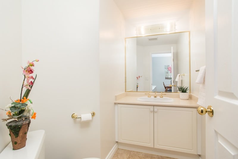 2-2979 Panorama Dr