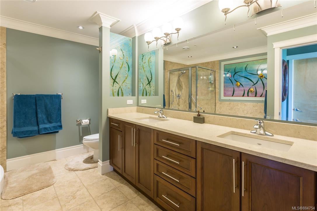 303-5332 Sayward Hill Cres