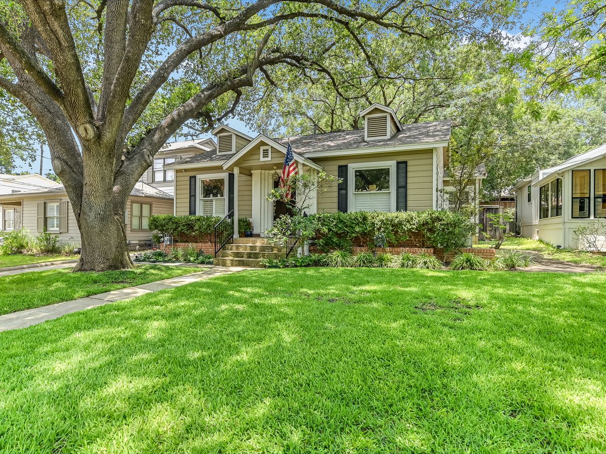 421 Ogden Ln - Alamo Heights