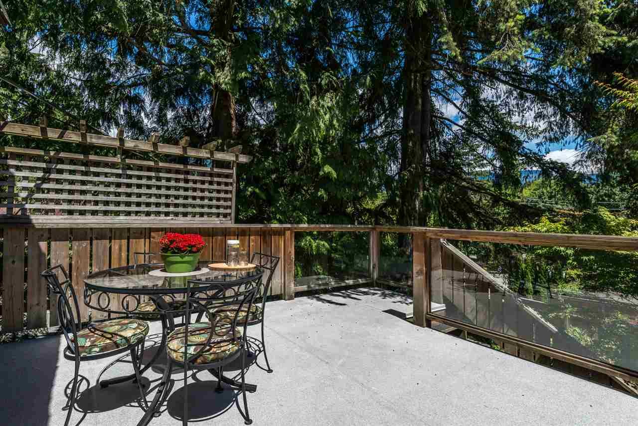 1196 Deep Cove Rd