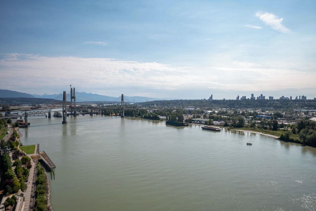 660 Quayside Drive 2401, New Westminster