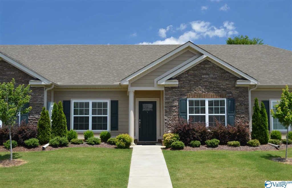 62 Moore Farm Cir NW