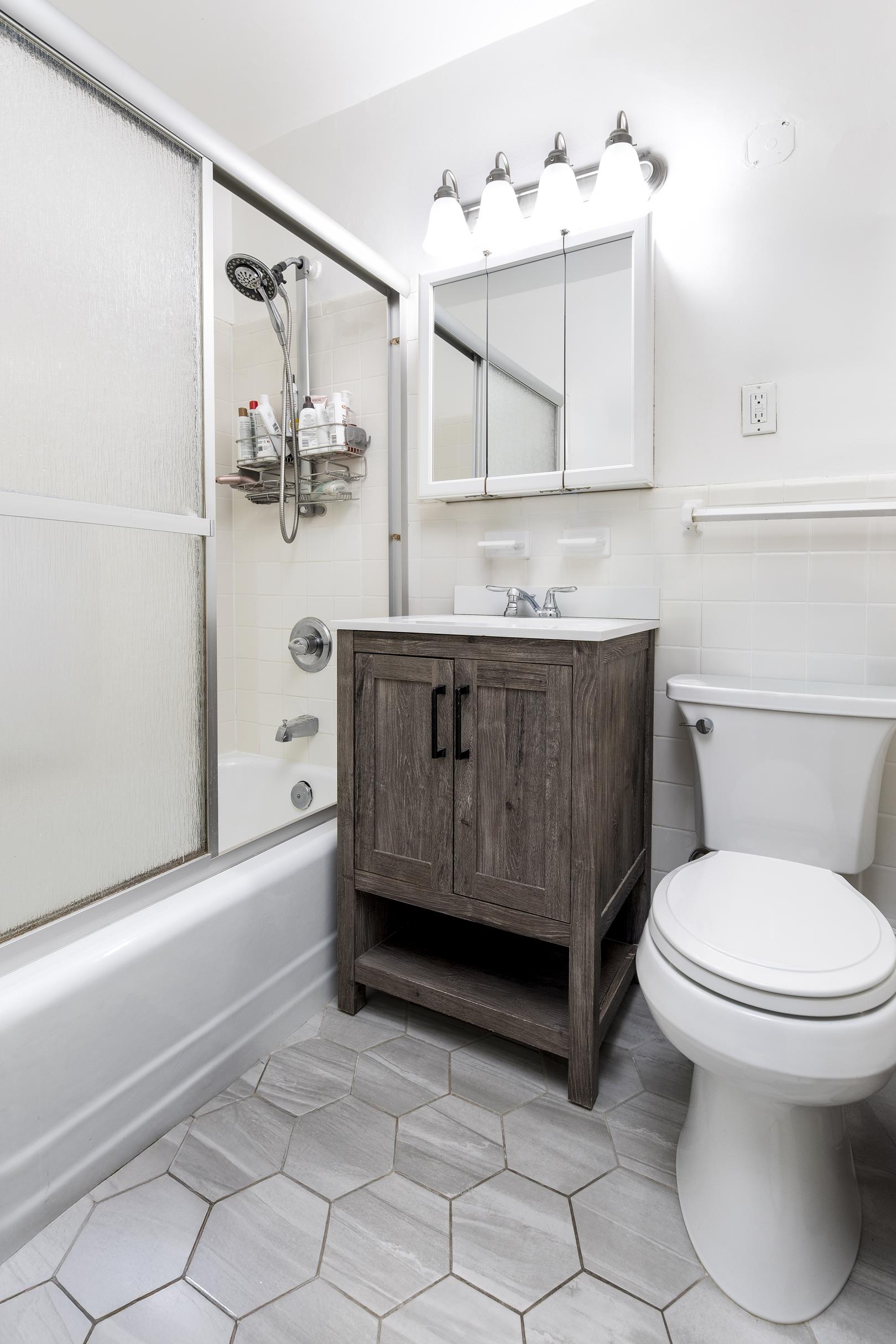400 East 85th Street, Apt 11G