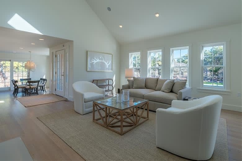 12 Pond View Dr