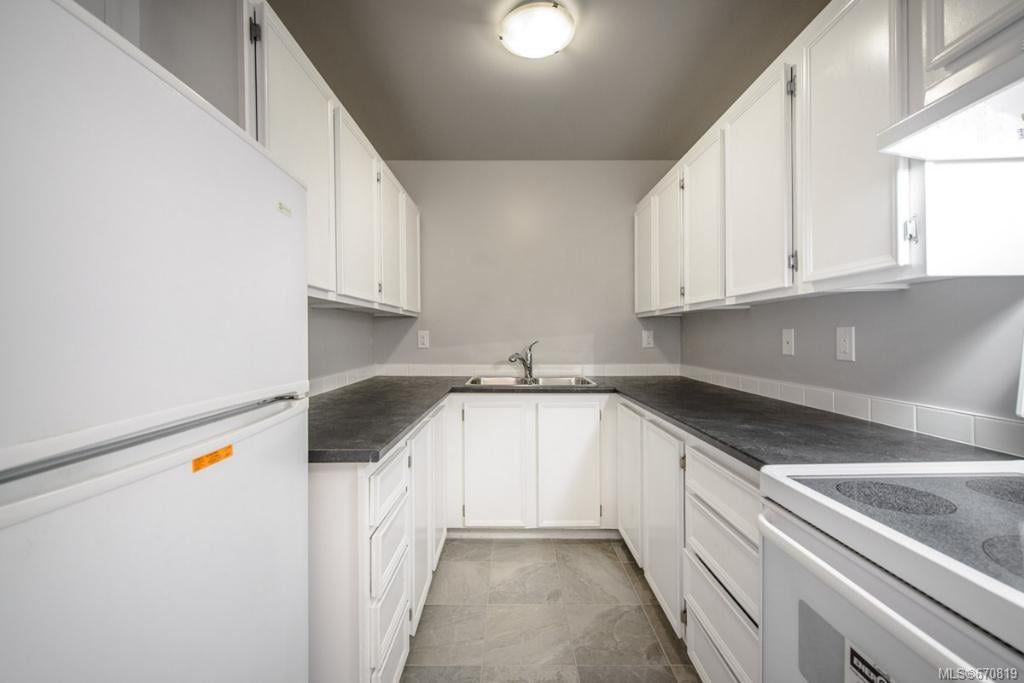 412-2022 Foul Bay Rd