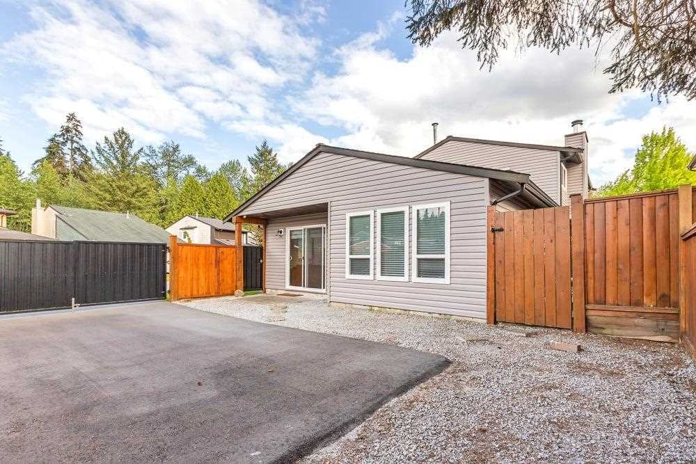 1158 Esperanza Dr