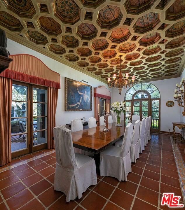 Castillo del Lago in Hollywood Hills