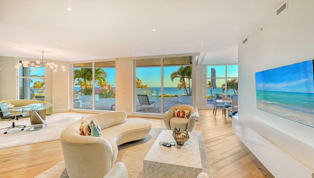 ARIA - Luxury Living on Longboat Key, Florida