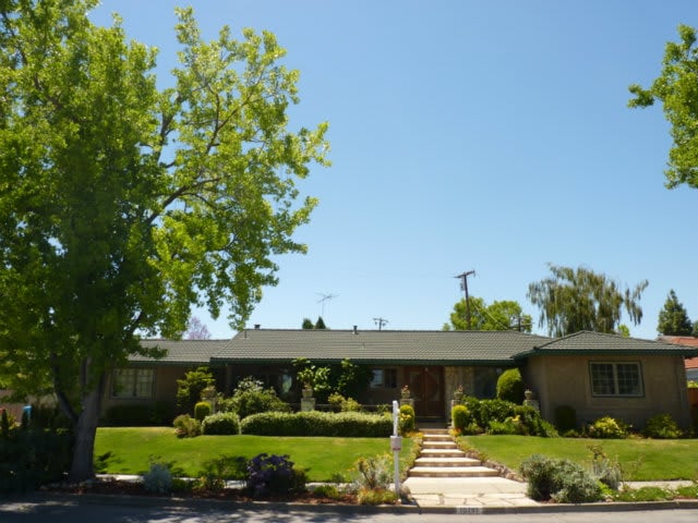 10797 Linda Vista Dr