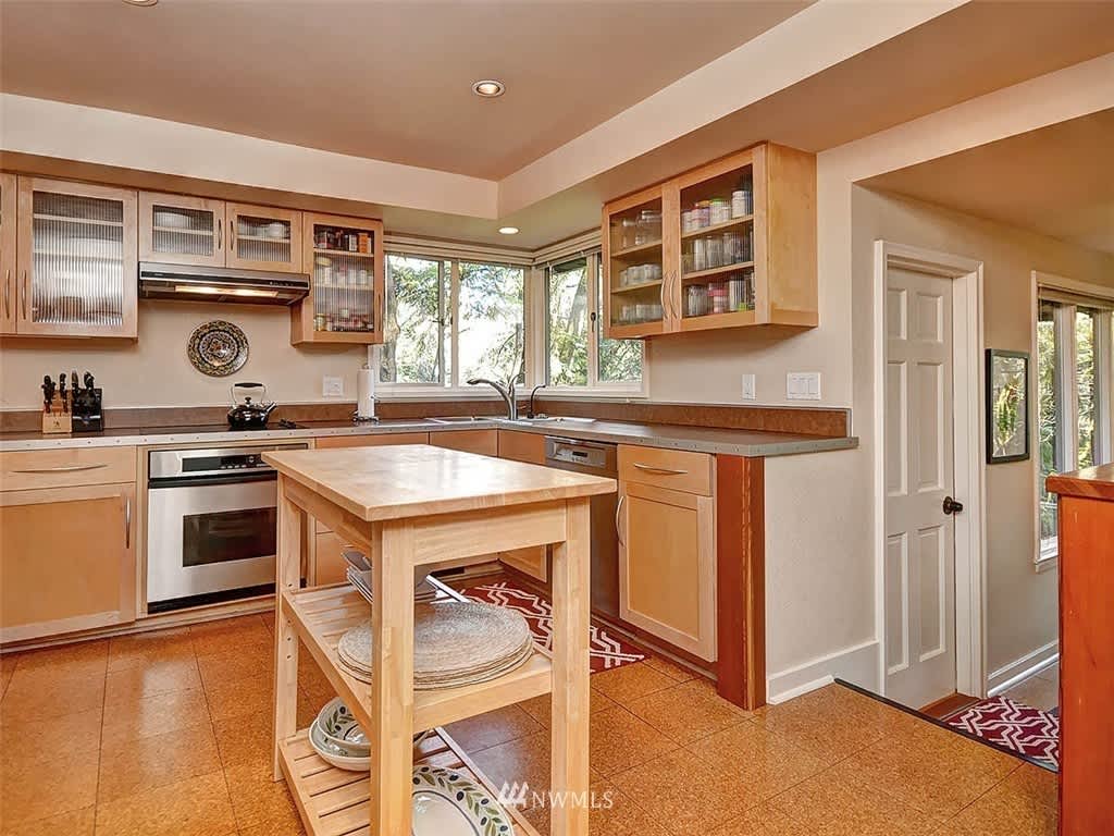 18420 24th Pl NE