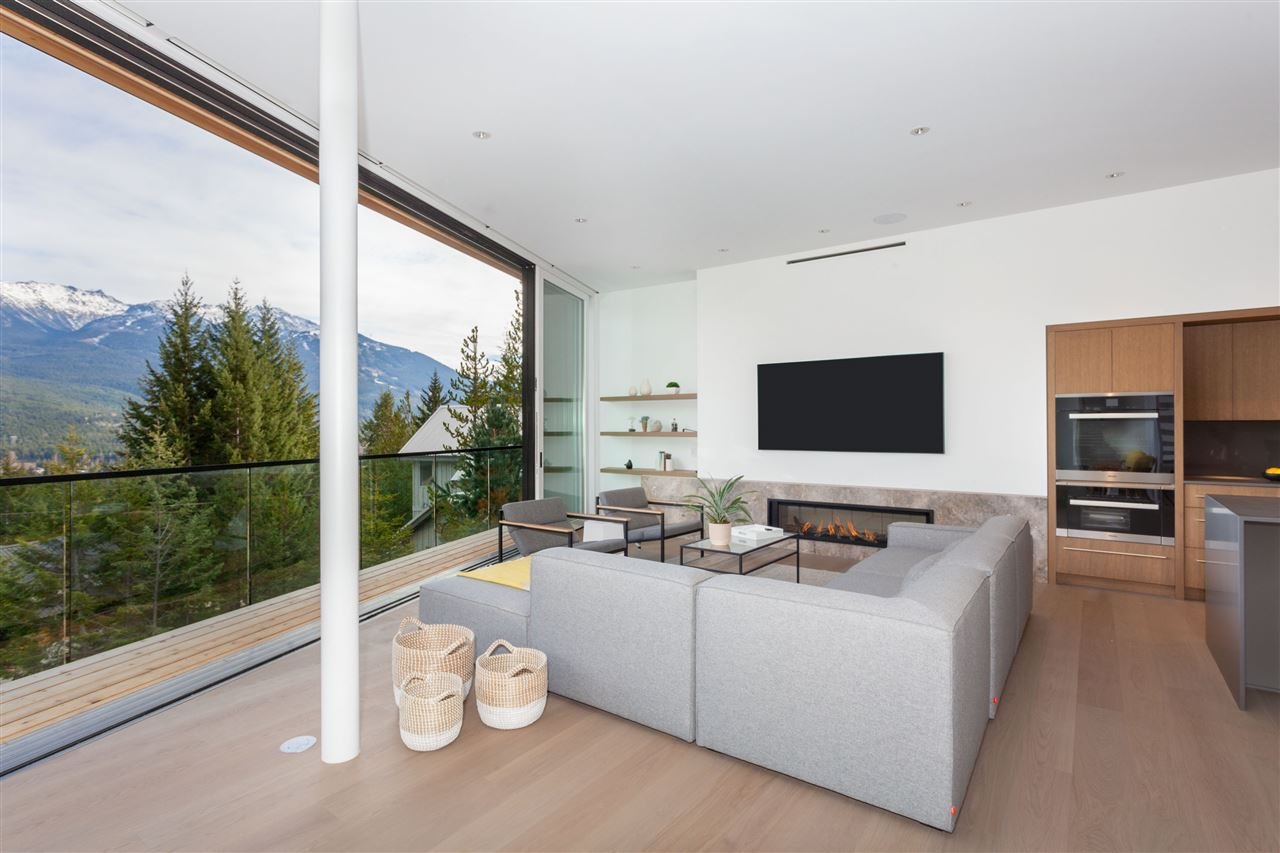 8328 Mountainview Dr