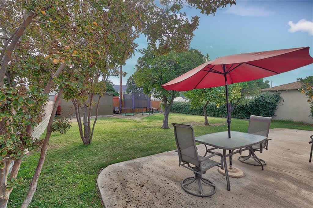 1810 W Oak St Burbank CA