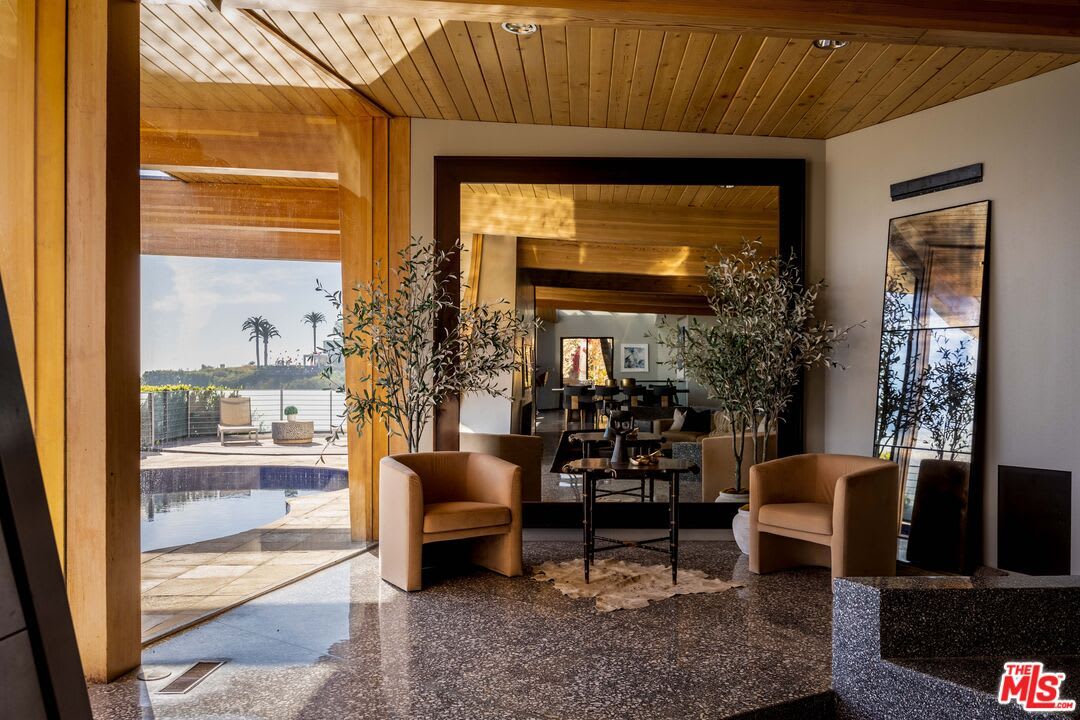 Liza Minelli West Hollywood Hills Hideaway Hits Market