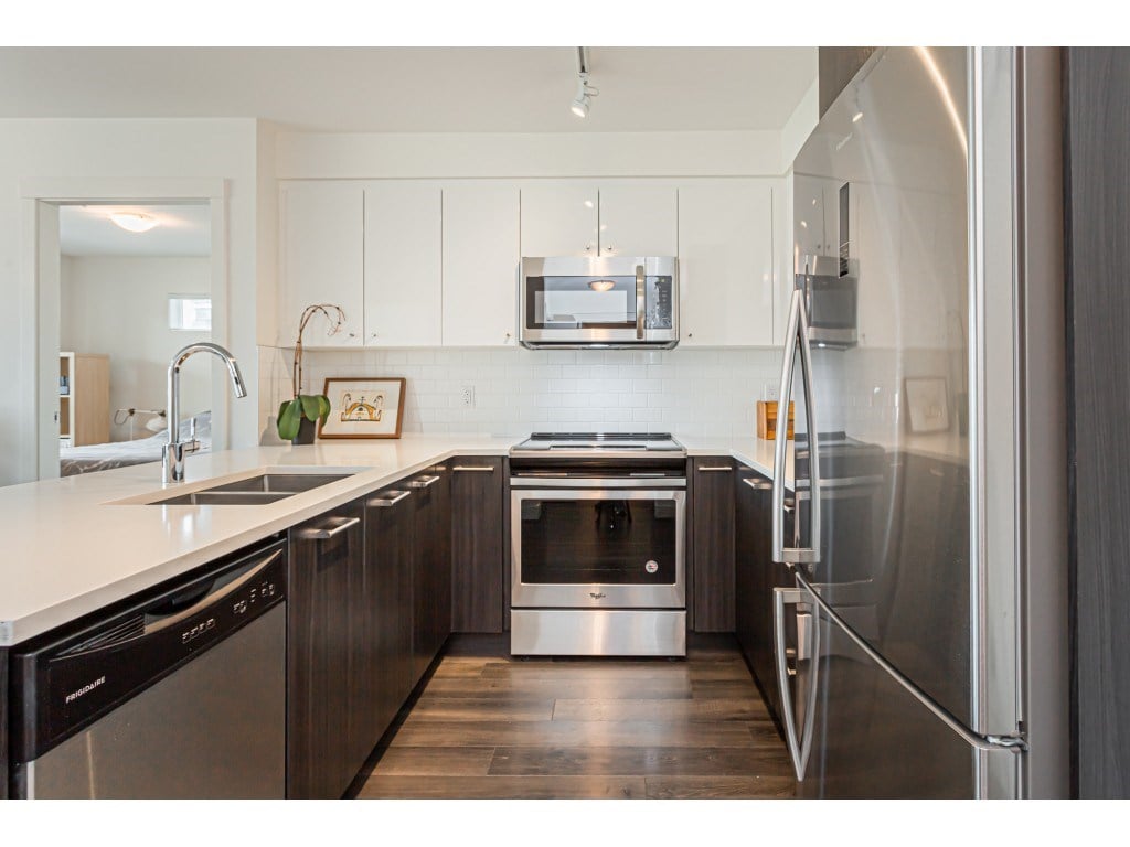 311-2525 Clarke St