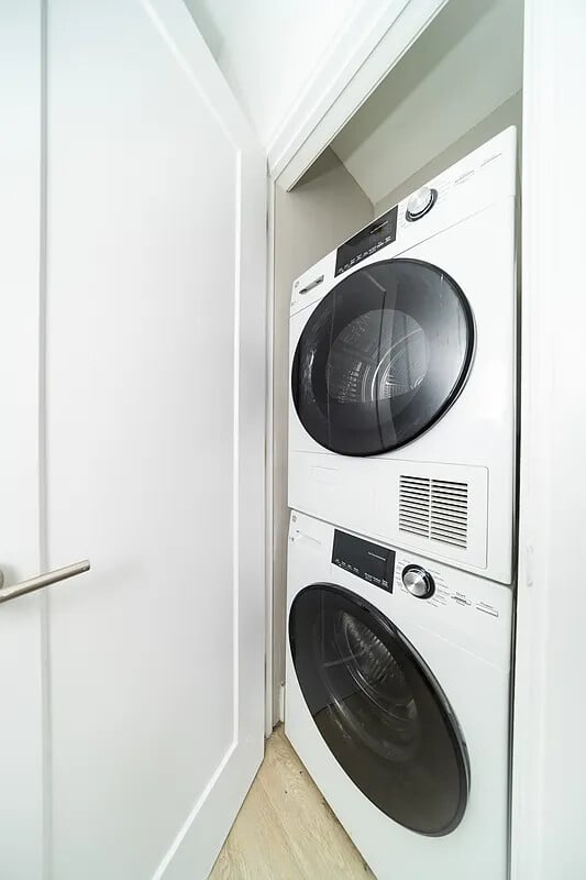 810 Macon Street, Apt 1B