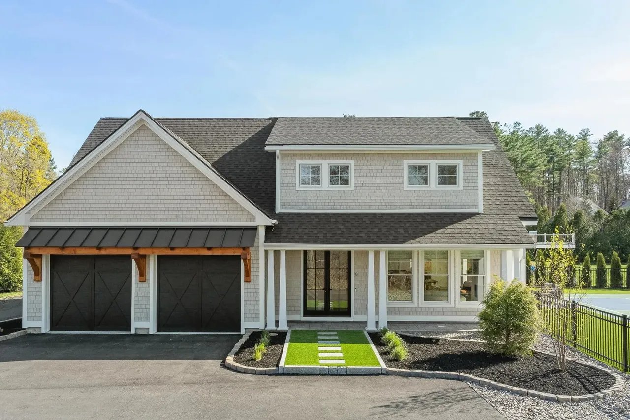 New Listing! 8 Joshua Way, Falmouth, ME 04105 – $1,695,000