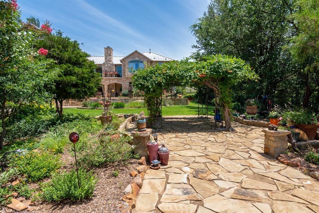 2907 Peninsula Dr