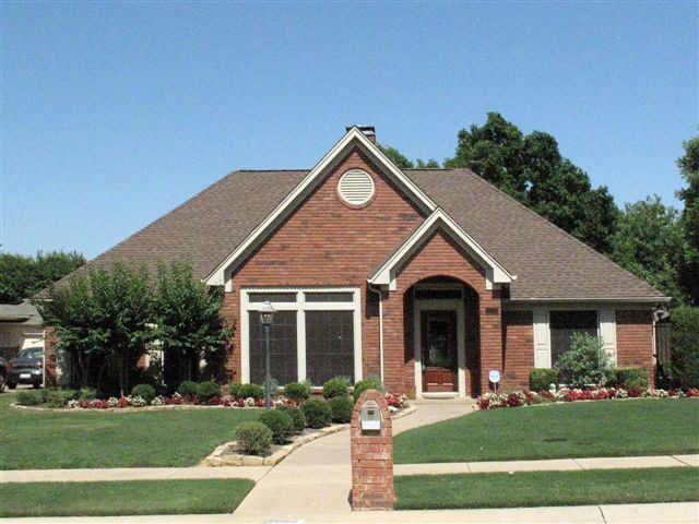 2110 Strathmore Dr