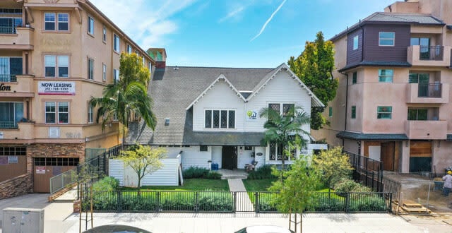  1256 W Adams Blvd
