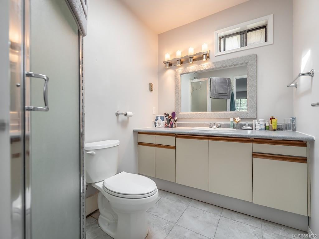 23-7751 E Saanich Rd