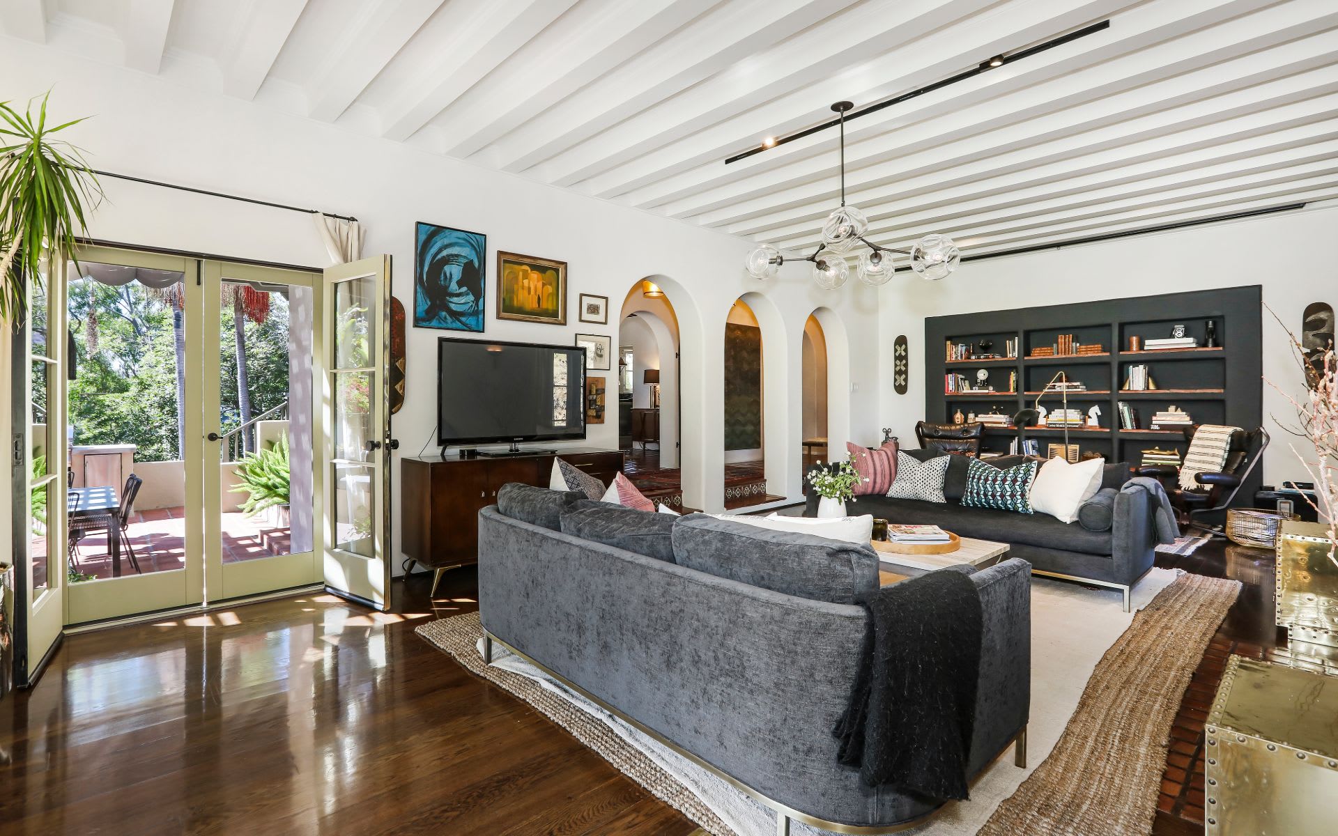 3259 Deronda Dr