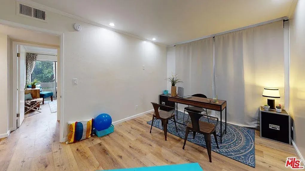 740 N Kings Rd APT 103