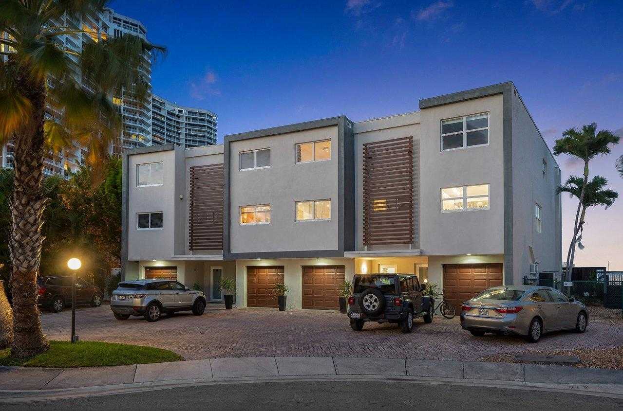 3927 171 Street Unit C