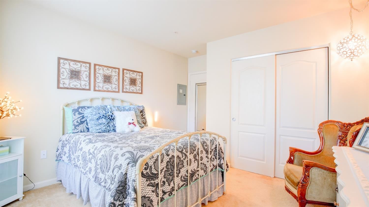 1260 Riva Dr, #7