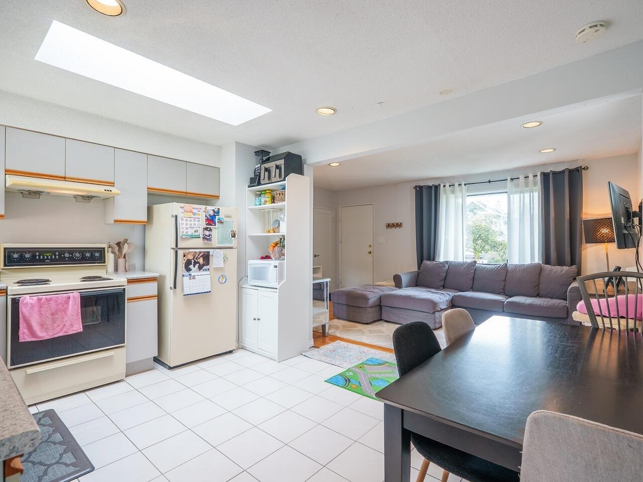 3571 Haida Dr