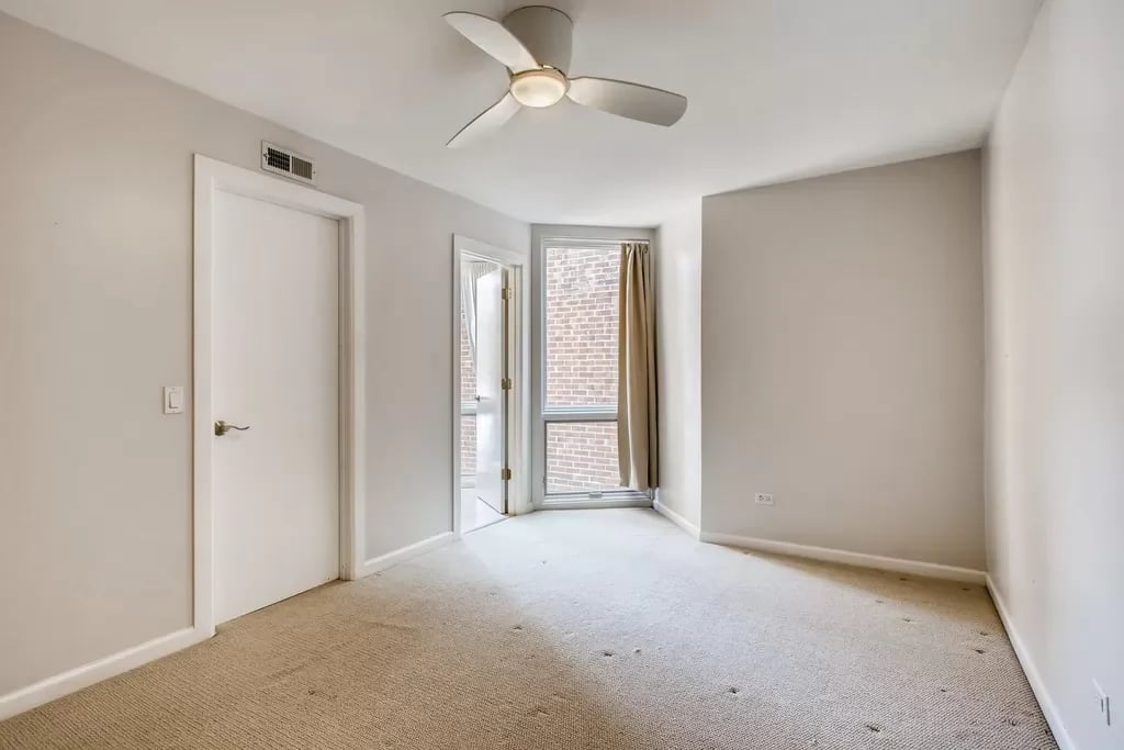 2045 N Larrabee St 7201