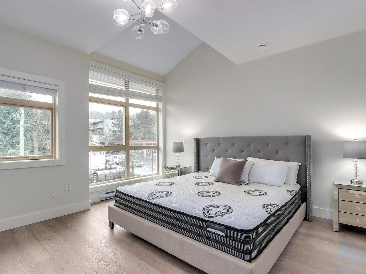 3-115 W Queens Rd