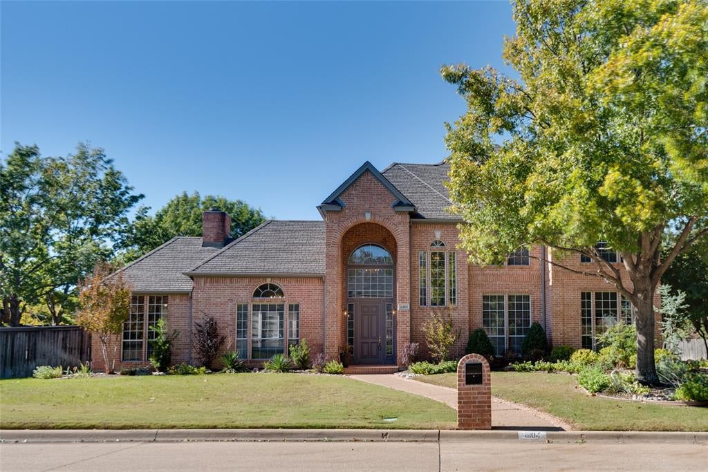 6104 Highland Hills Ln