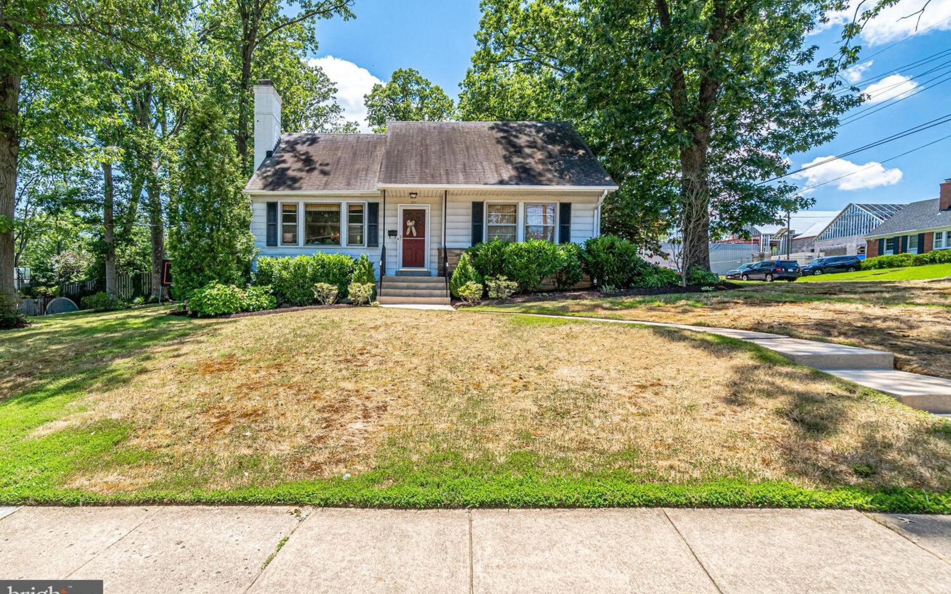 610 Crestwood Dr