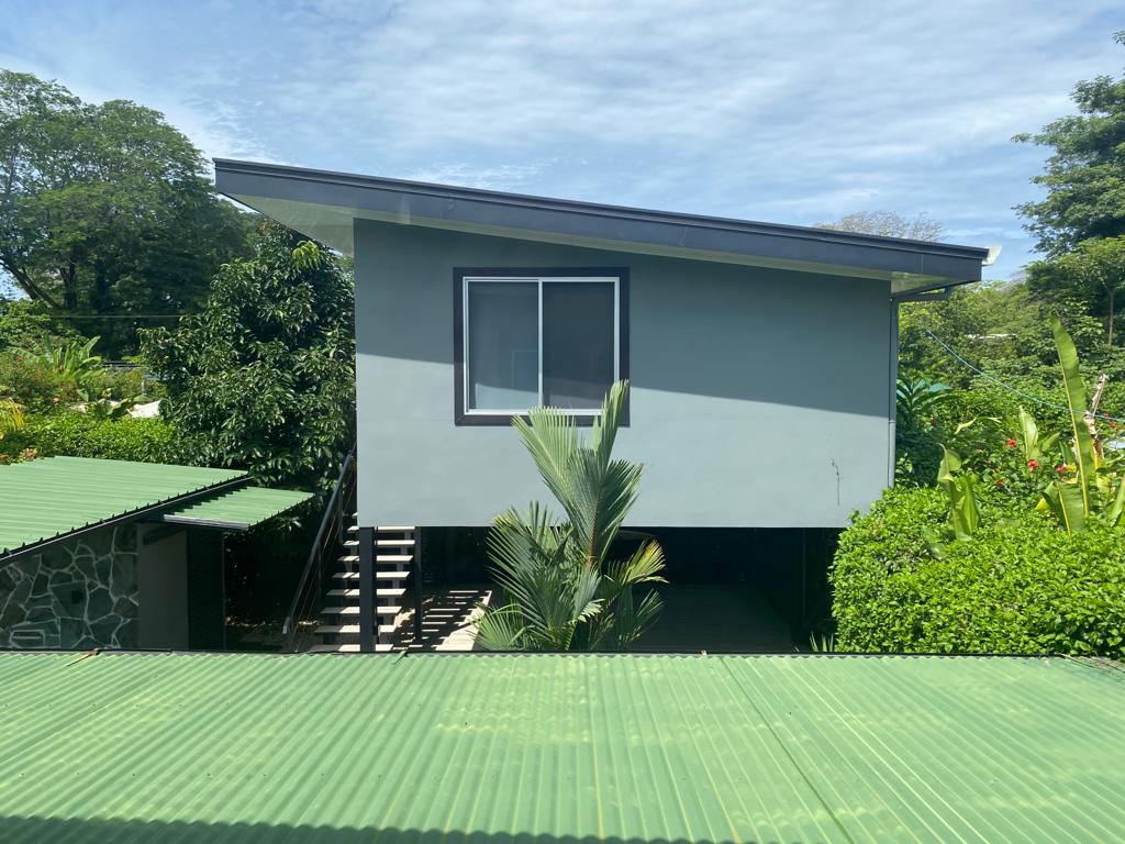 Contemporary Home with Guest House, walking distance to the beach