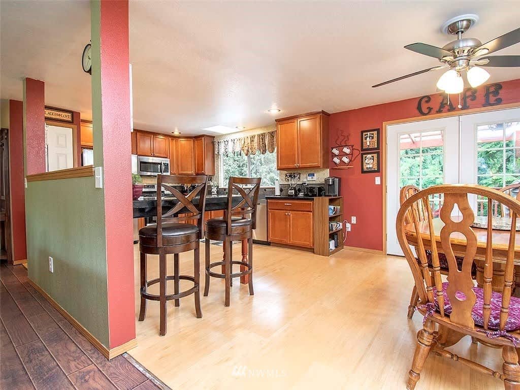 21030 Echo Lake Rd