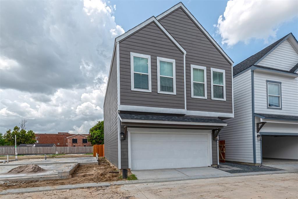 8406 Berry Green Ln