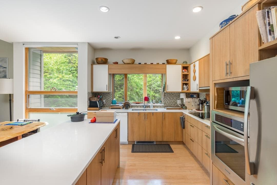 4-3276 Mamquam Rd