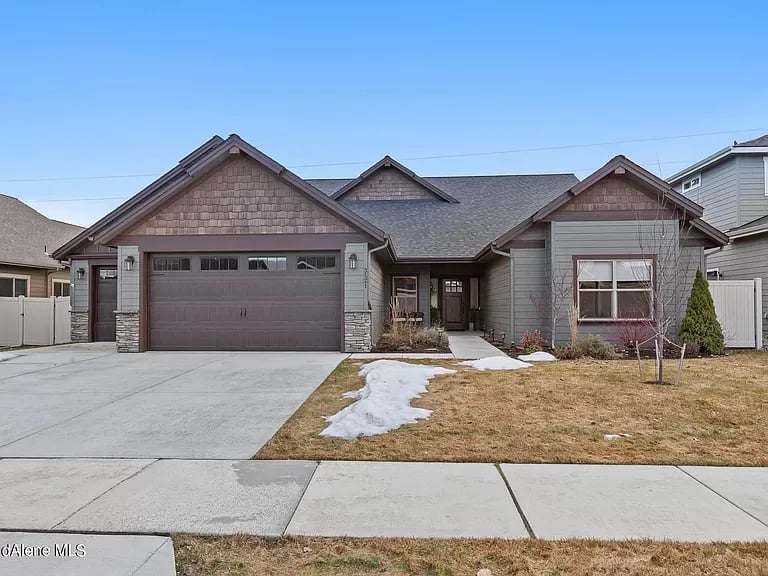 3521 N Shelburne Loop