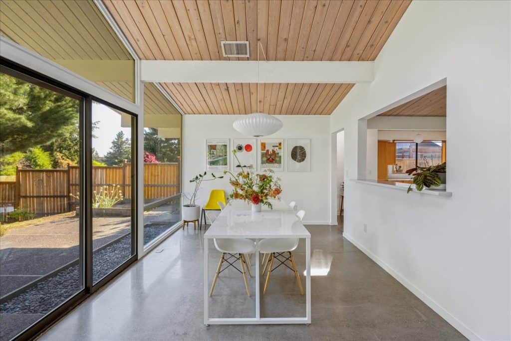 JUST LISTED – BEAUTIFUL HIGHLAND RUMMER HOME