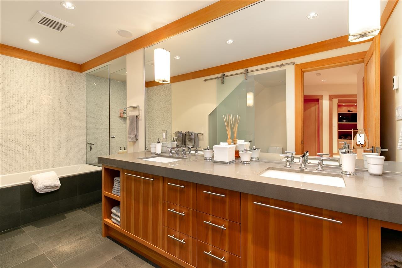 1-3502 Falcon Cres