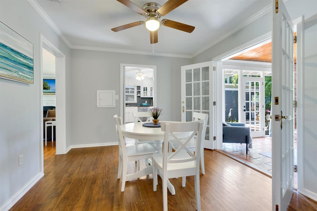 1734 Bahia Vista St