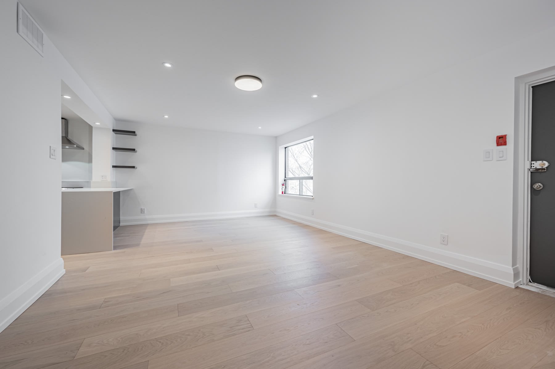 #2ND -607 HURON ST