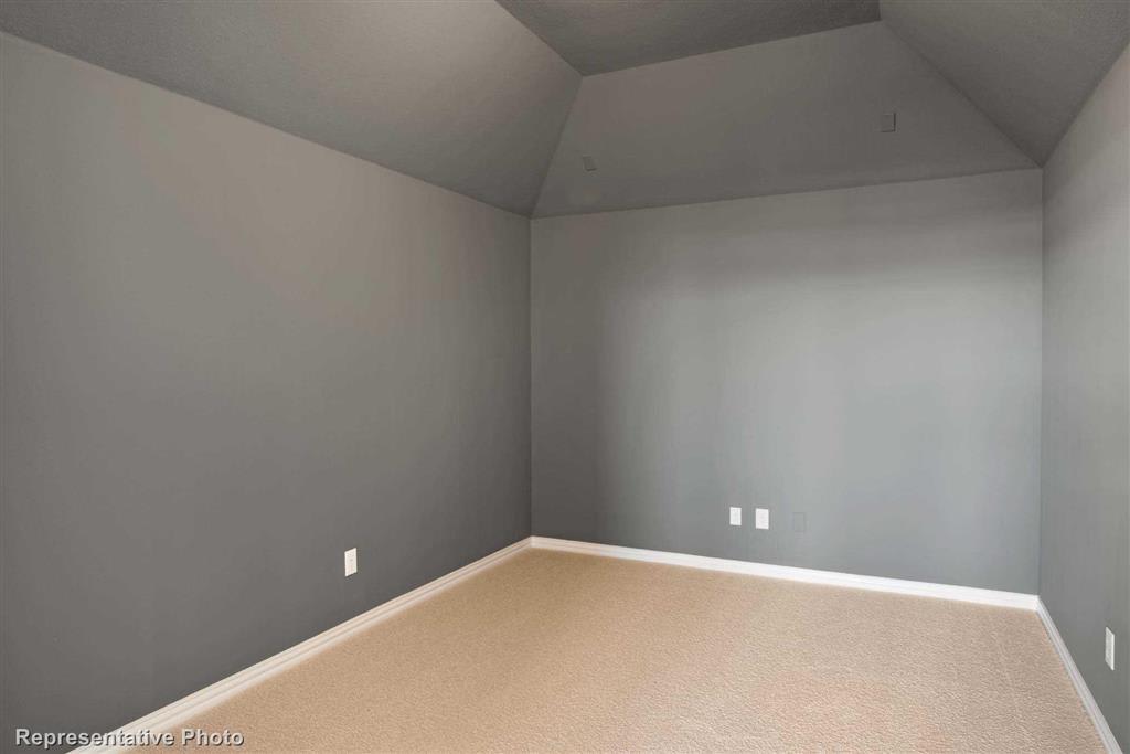 2835 Maple Oak Lane