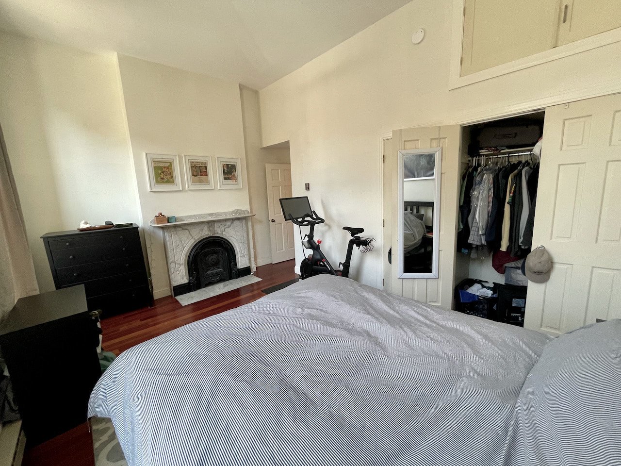 Dwight Street - Sunny 1 Bedroom 1 Bathroom w/ updated Kitchen! Available JUNE! 