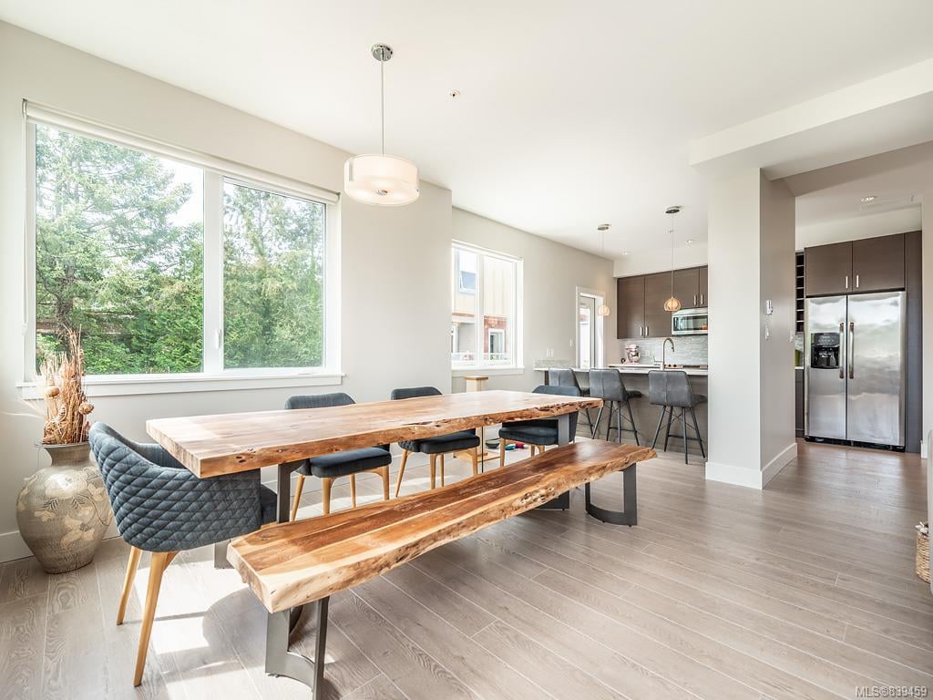 17-235 Island Hwy