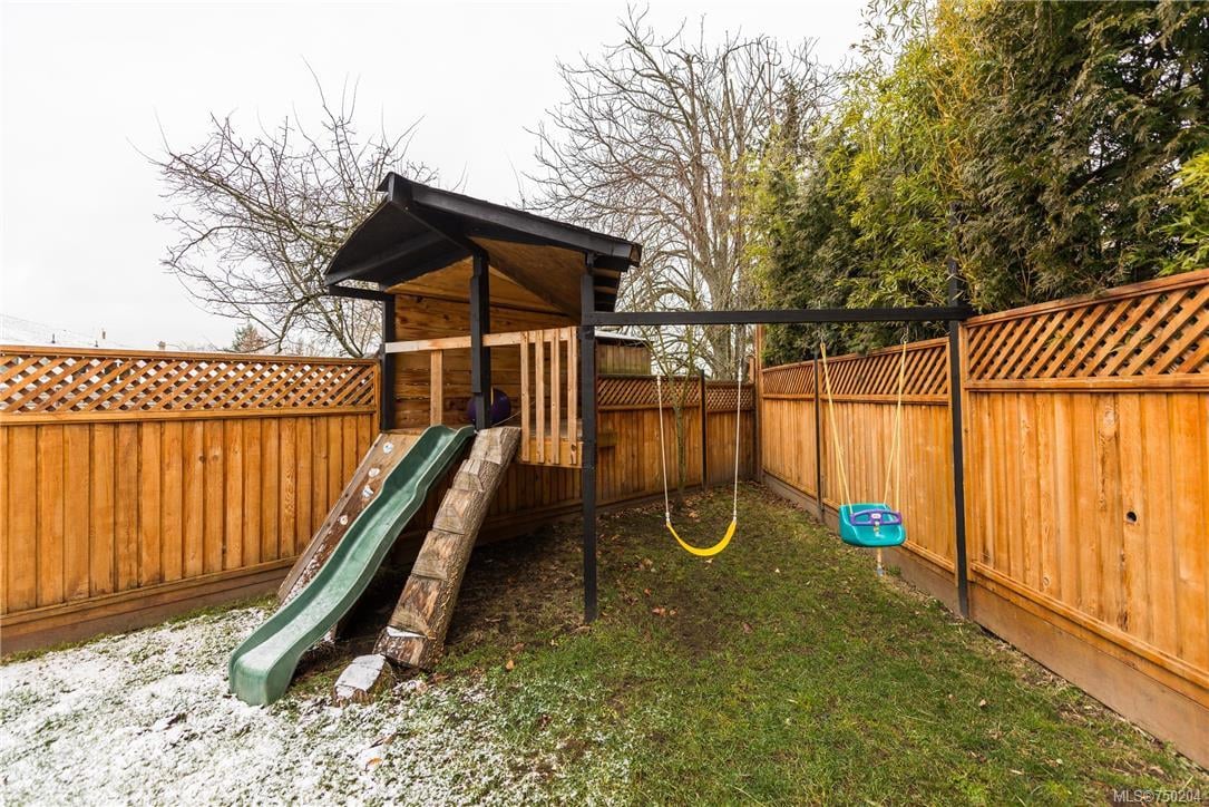 3910 Ansell Rd, Saanich
