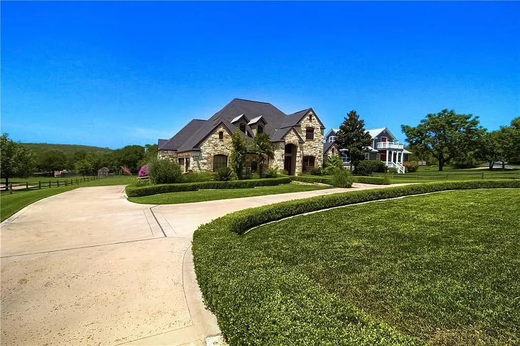 1829 Carlotta Ln
