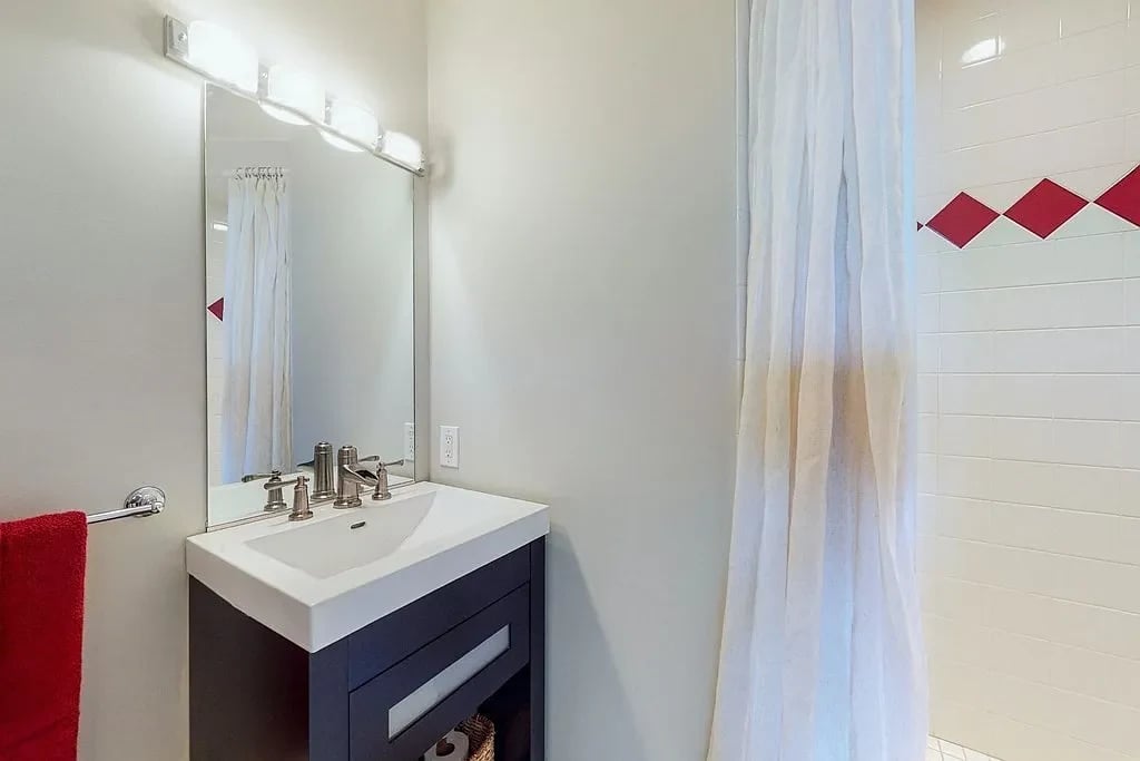 65 E India Row #37GH